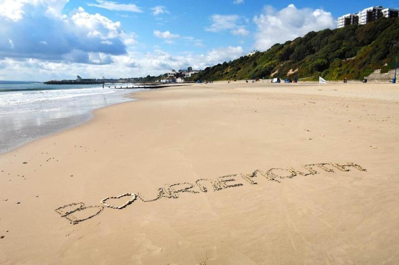 Flat-C, 4 Adults, 20 Mins To Beach, Netflix, Wifi, Sleeps 4 Adults Bournemouth Kültér fotó
